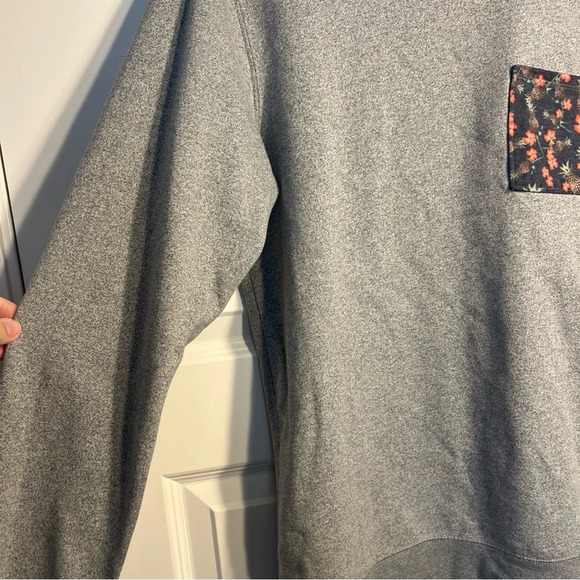 On The Byas Active Sweatshirt Mens Size Large Gray Crewneck Pocket Pineapple - Picture 2 of 6